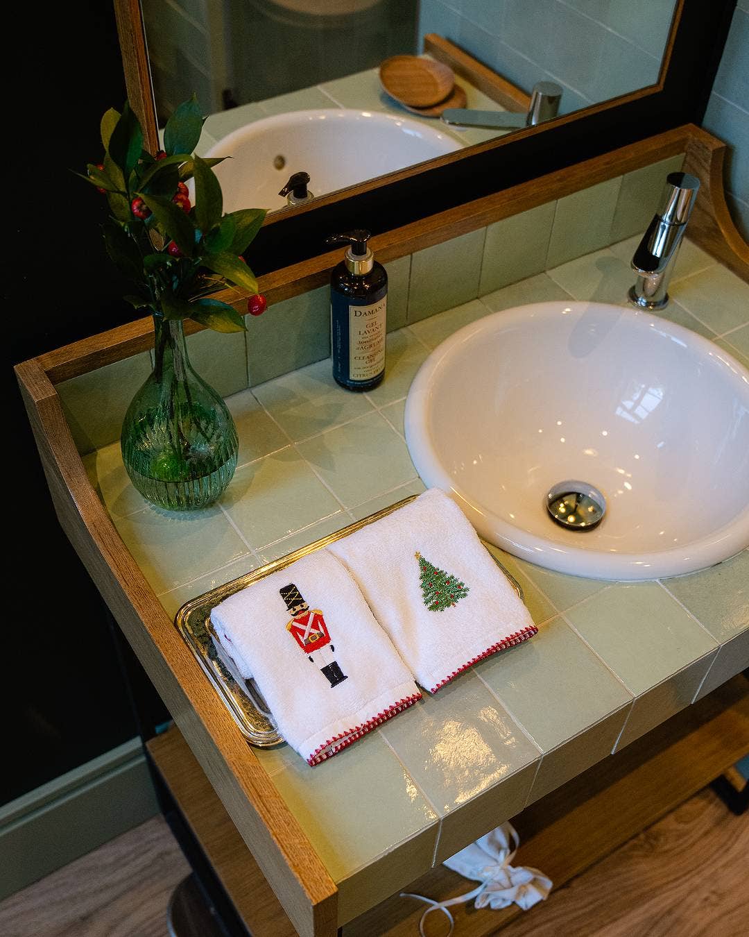 Mariaida Home - Wholesale Hand Towel - Christmas Tree Shell Hand Towel2