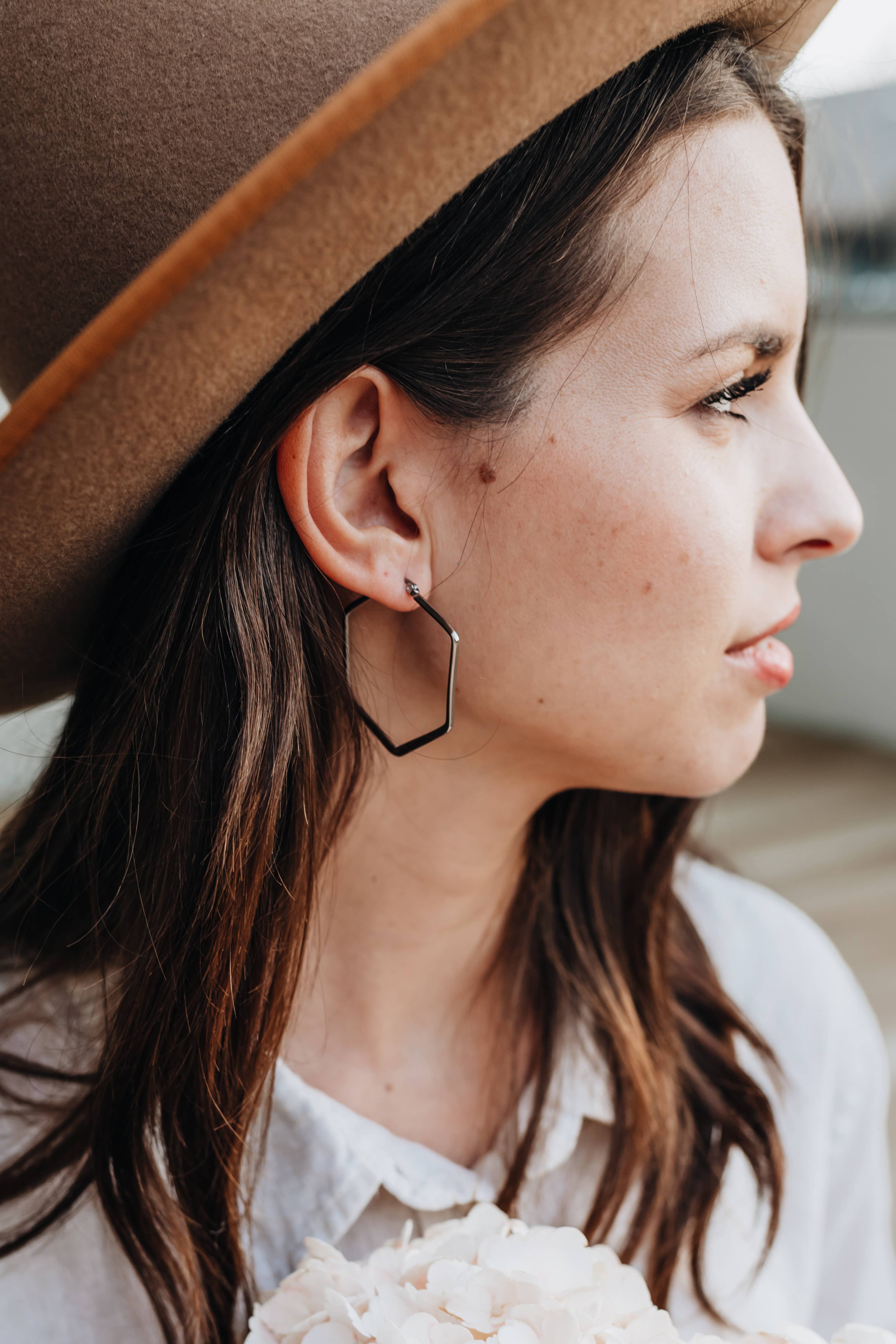 Crowned Free – Brincos de argola por atacado – Brincos Forro em Prata - Feito por Sobreviventes2