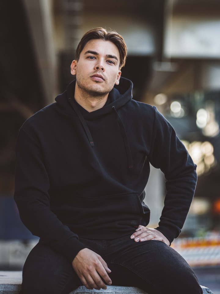 Sudadera con capucha SOPIVA, negra para venta al por mayor de Tuuma