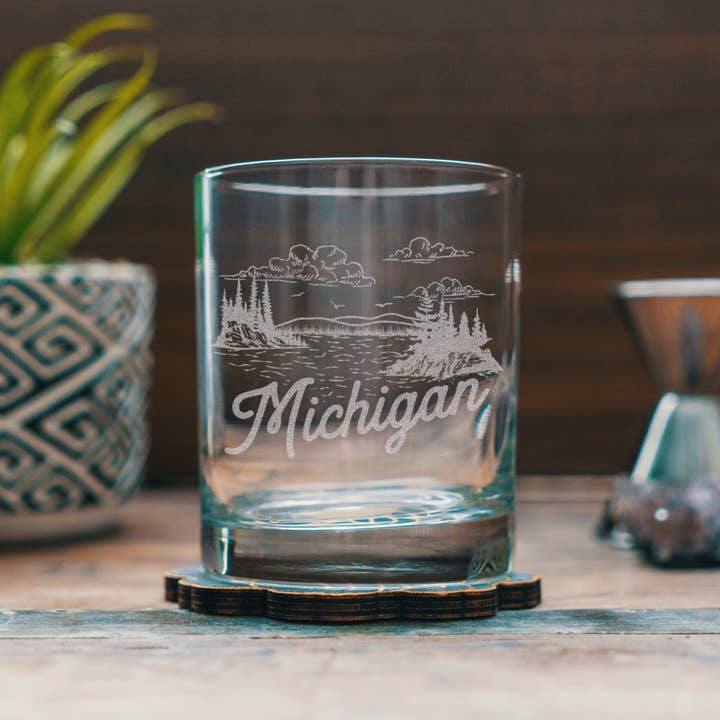 Drinkglazen van Michigan State voor wholesale door Benoit's Design Co.