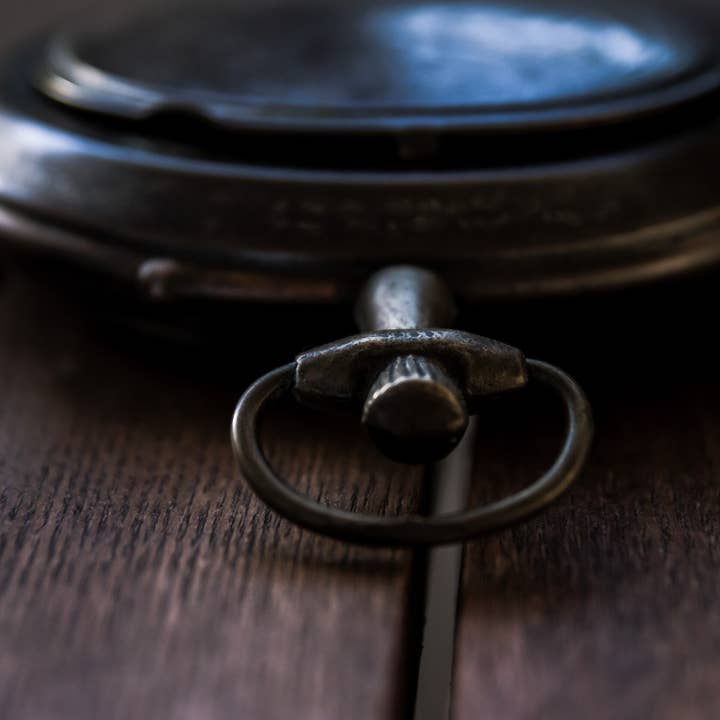 Montre de poche Photographie rustique Fine Art Décoration murale Impression pour la vente par Hope Decor