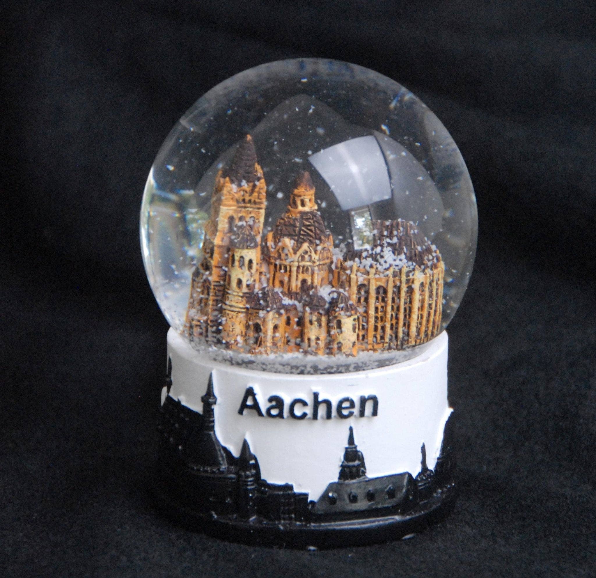 Schneekugelhaus – wholesale Snöglob - Barn och baby – Souvenir snöglob Aachen med Aachens domkyrka och skyline6