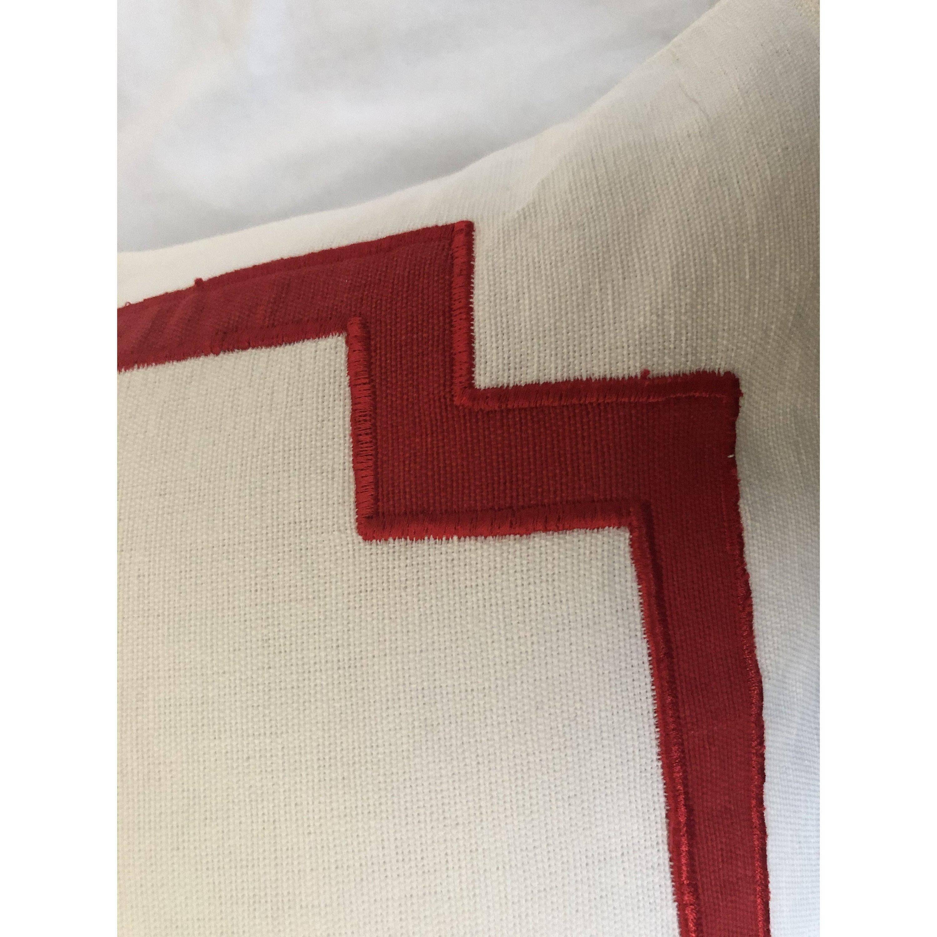 Snazzy Living – Engroshandel Pyntepudebetræk – Hvide Euro-puder, Hvid Rød Pude (26 X 26)2