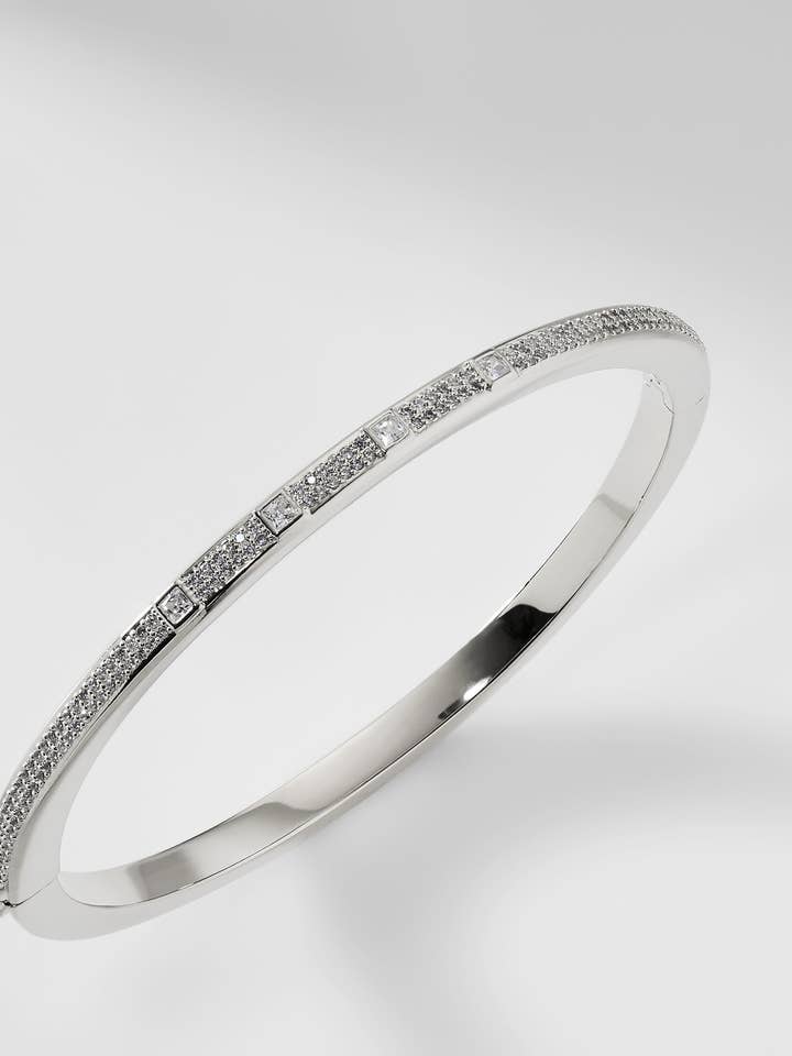 BRACELET À CHARNIÈRE PAVÉE SUPERSTACK pour la vente par NADRI