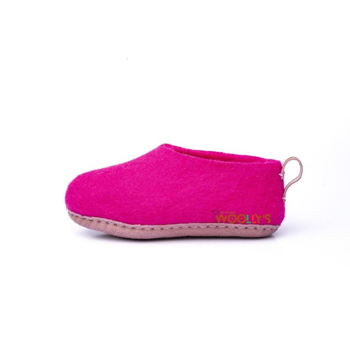 Zapatos hechos a mano para niños de interior - Fucsia para venta al por mayor de Woollyes Inc