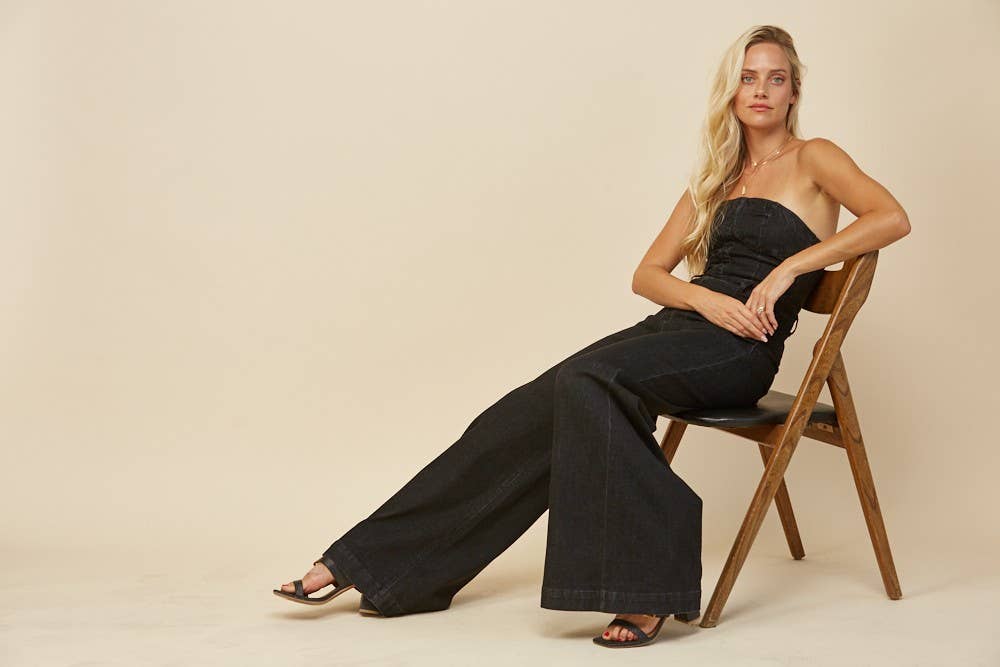 Sort OFF SHOULDER BRED BEN DENIM JUMPSUIT - 4406 SORT for engroshandel på Faire4