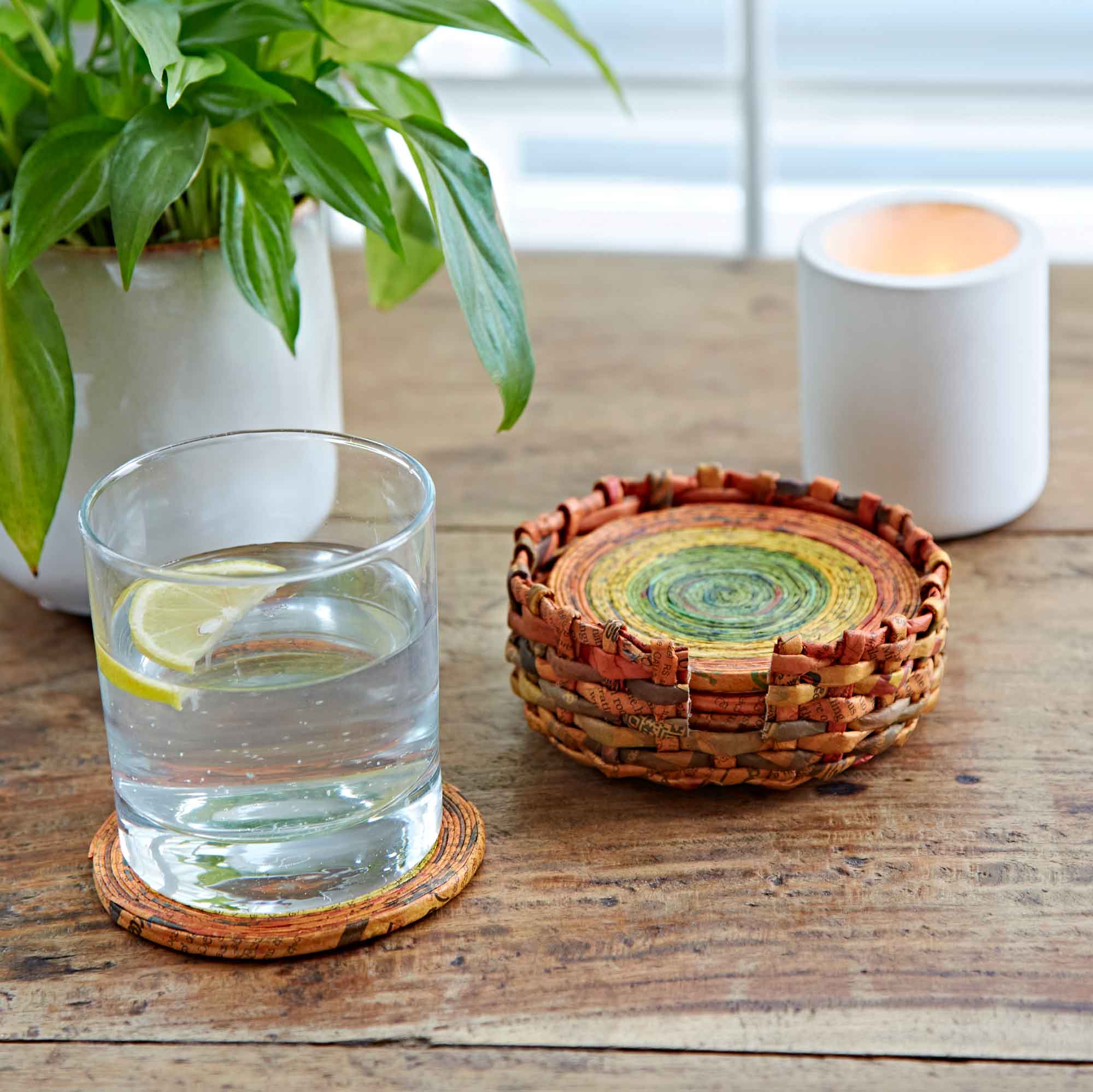 The Paper High Gift Company Limited - Vendita all'ingrosso Sottobicchiere - Set di sei sottobicchieri multicolori in giornali riciclati3