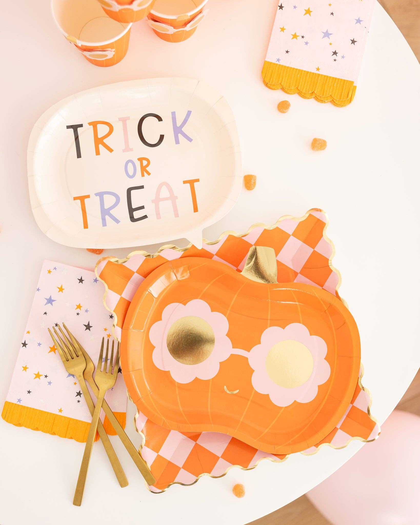 My Mind’s Eye - Wholesale Disposable Plate - GVP1241 - Trick or Treat Word Bubble Shaped Paper Plate5