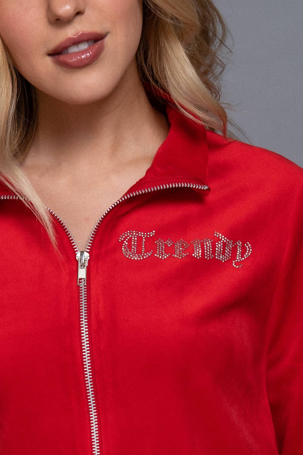 Active Basic | Active USA – Engroshandel Loungesæt - Dame – Mock Neck Zip Up Jakke & Rhinestone Flare Bukser Velour Sæt22