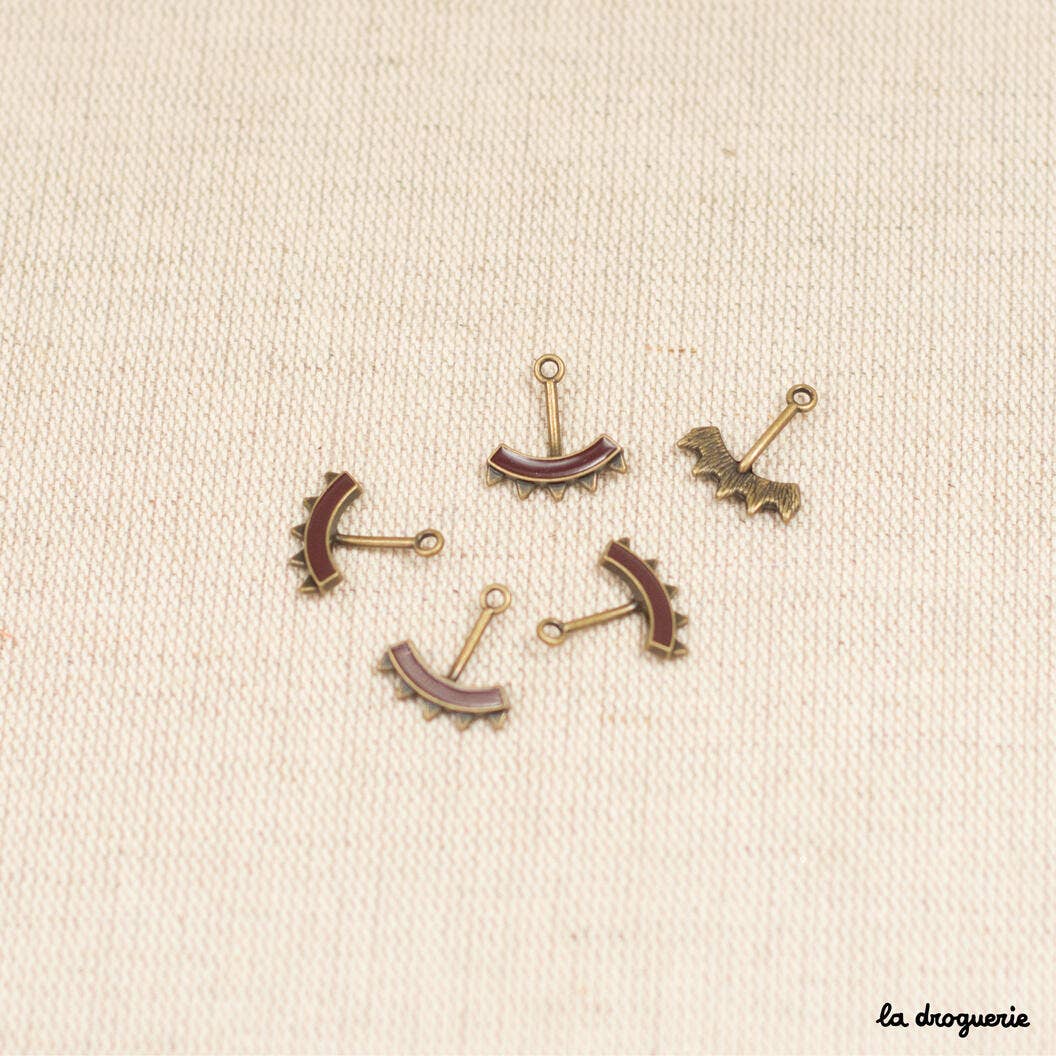 LA DROGUERIE – Großhandel Perlen – Kleines emailliertes Wappen 17 x 15 mm15