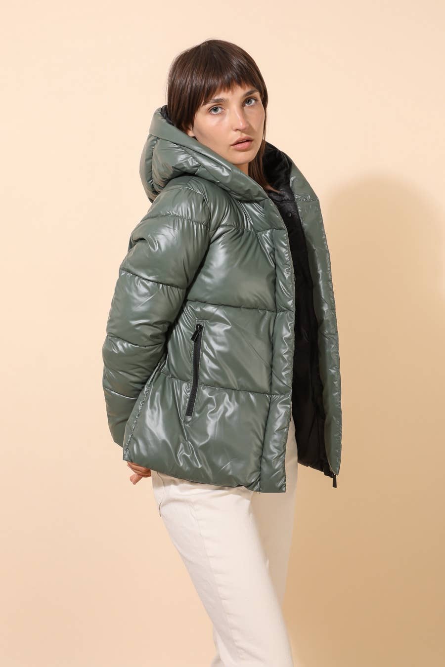 Attrait Paris - Vente Doudoune – femme - Doudoune courte matelassée à capuche bord cotes métallisée14