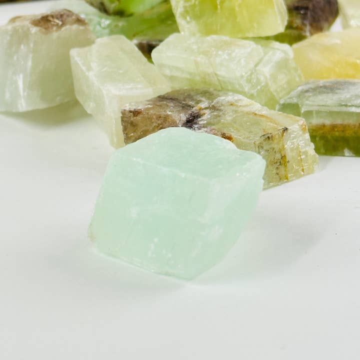 Rock Paradise – wholesale Spiritual stone/crystal – Green Calcite Crystal Pieces 1lb Bag2
