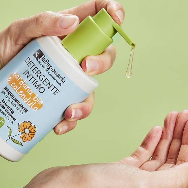 La Saponaria - Wholesale Intimate Cleanser/Wipe - Rebalancing Intimate Cleanser - Organic Burdock (250 ml)2