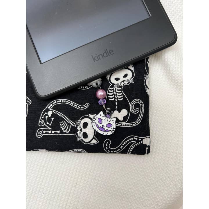 Dagger and Rose - Wholesale Individual charm/pendant - Jack-O-Lantern Cat Dust Plug For Devices & E-Readers2