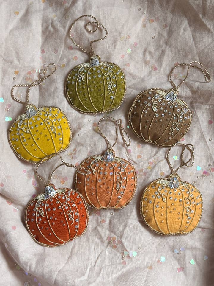 (12 pezzi) Assortimento di Zucche Colori Autunnali per la vendita all'ingrosso da parte di Katie Larmour Linen