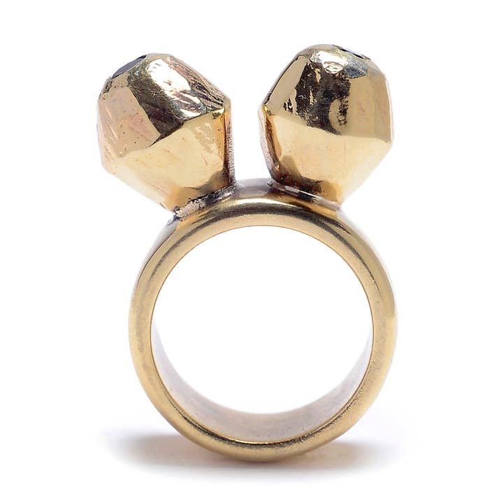 Punk à deux branches avec grenat pour la vente par Rebecca Nadler Designs