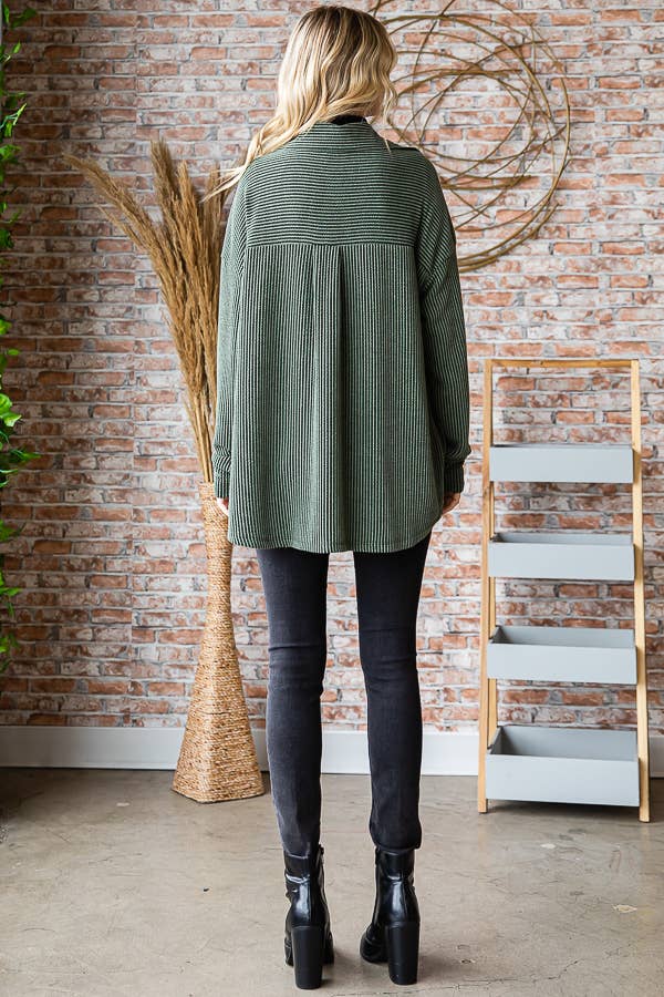 7th Ray – Großhandel Hemdjacke/Shacket – Damen – Solide Rippe Knopfleiste Seitentaschen Langarm Shacket T525625