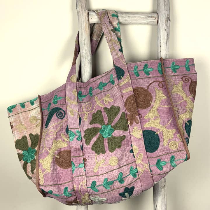 Vintage broderad Suzani kantha shoppingväska Havana, mjuka färger för wholesale av Maison Lilo
