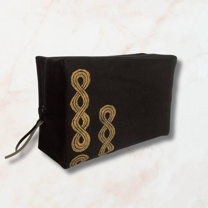 Herrtoalettväska i canvas med läderhandtag för wholesale av Raina Atelier