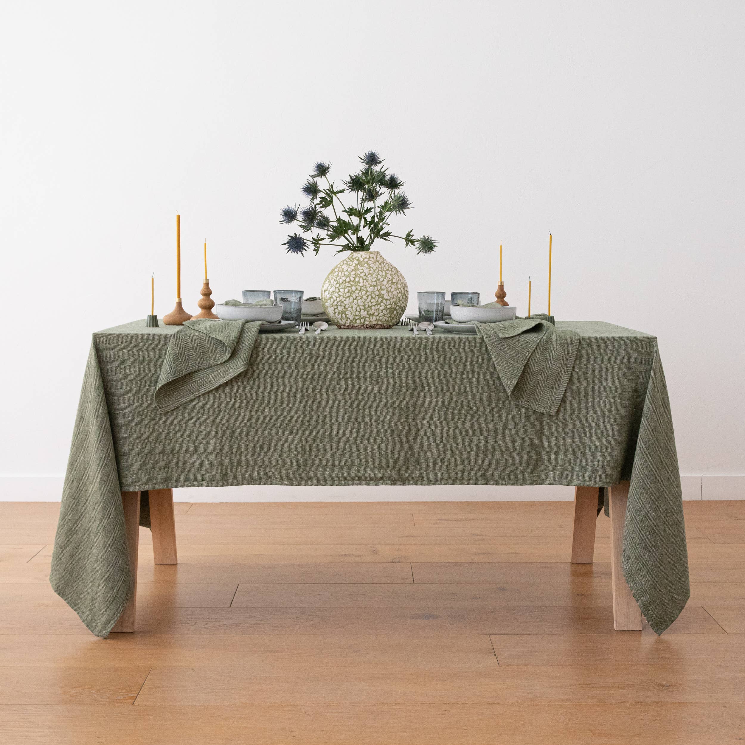 LinenMe - Wholesale Dinner & Cloth Napkin - Linen Napkin Forest Green Natural Chevron, Washed linen. 2