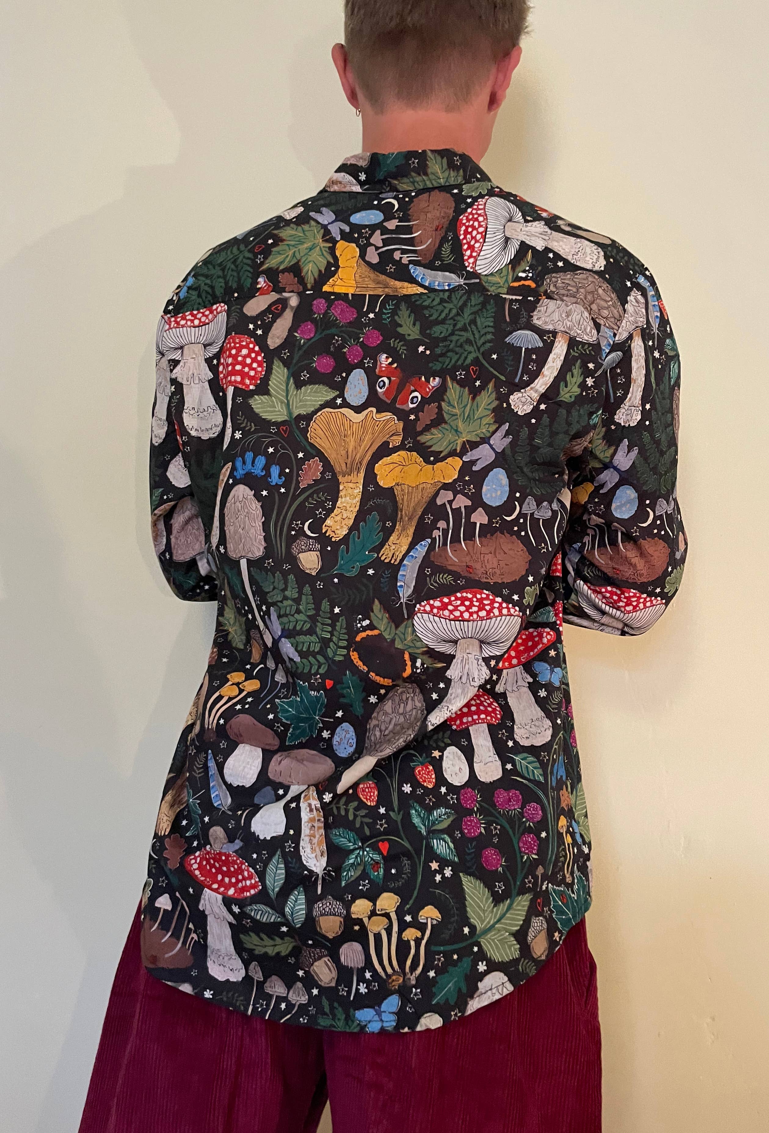 Emma's Emporium – wholesale Buttoned-down shirt – Unisex – AW2503 Unisex Toadstool Mushroom Print Cotton Shirt5