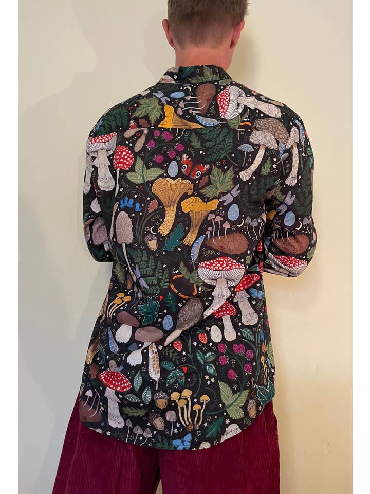 Emma's Emporium – wholesale Buttoned-down shirt – Unisex – AW2503 Unisex Toadstool Mushroom Print Cotton Shirt5