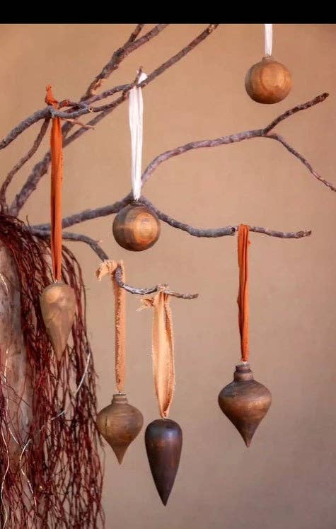 The African Home Goods - Wholesale Ornament Set - Traditional Carved Wooden Ornaments Decorations or Festive - English Oak10