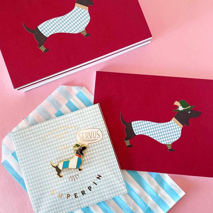 Gustl teckel bavarois avec chapeau traditionnel, carte postale pour la vente par Heimatformat