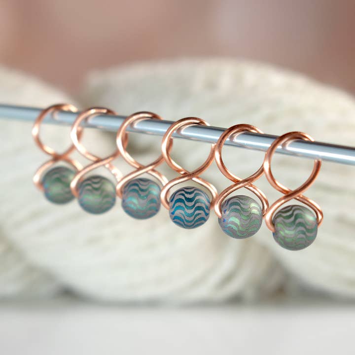 Marqueurs de mailles sans accroc moyens : Cuivre pour la vente par Blue Bird Makery