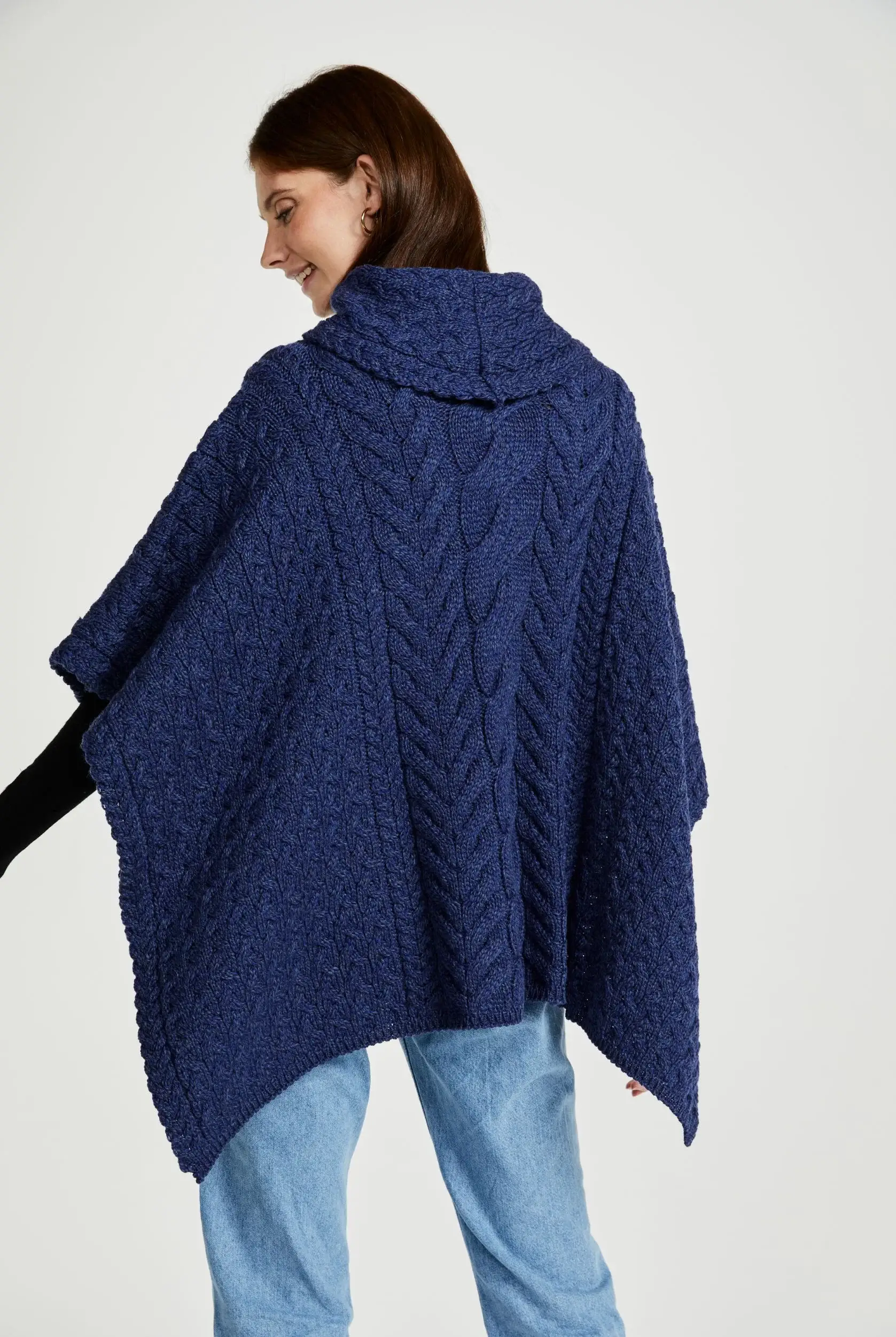 Aran Woollen Mills - Vente Poncho – femme - Poncho Aran pour femme Torc - bleu marine2