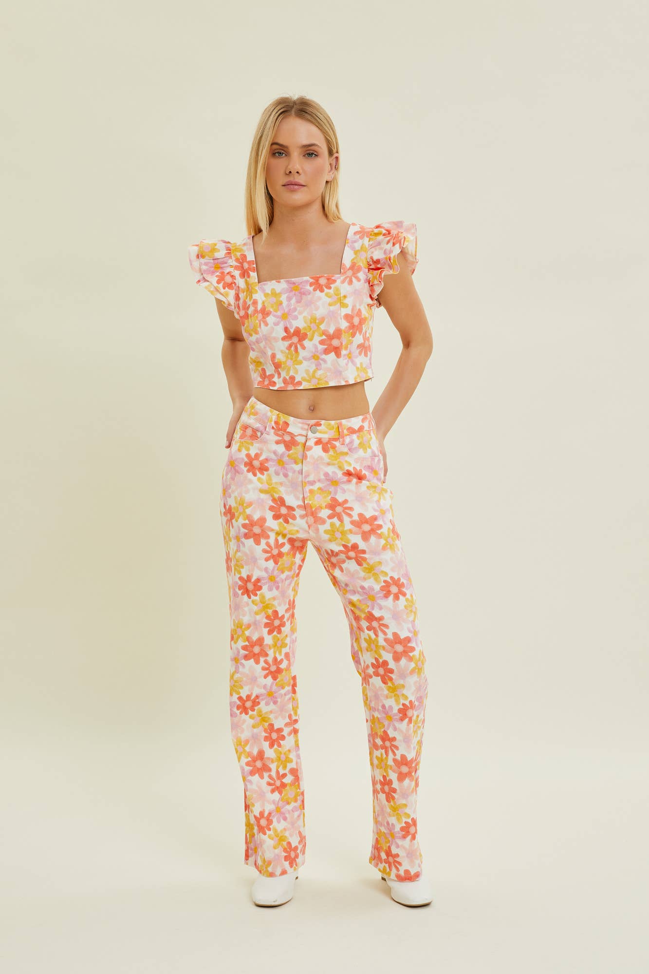 ELFENBEN MULTI STRETH DENIM VOLANGÄRMAD TOPP för wholesale på Faire1