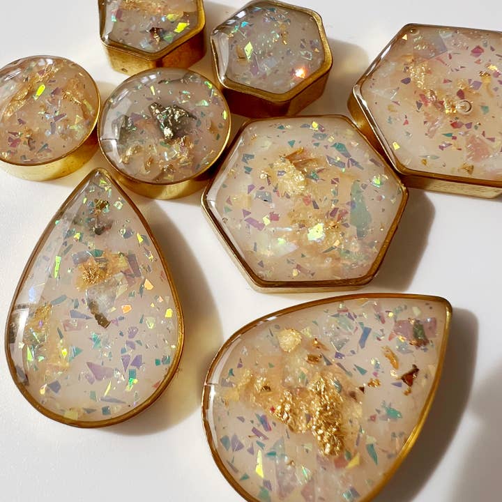 Bang Bang Bijoux – Engroshandel Ørestikkere – Mælkeglas Galaxy Studs: Opal