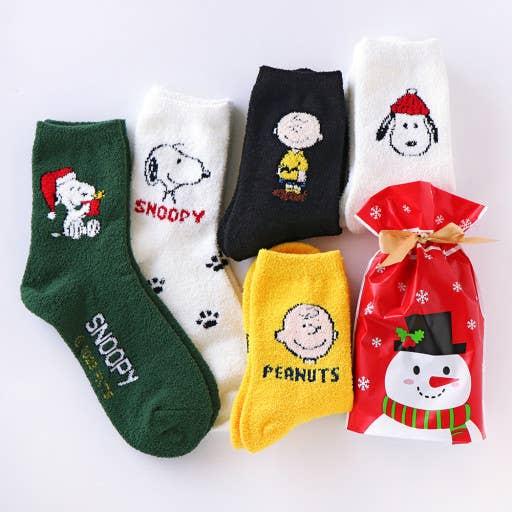 K_Wonderland – wholesale Strumpor - Unisex – Peanuts Snoopy COZY varma sovstrumpor - ULTRA SOFT