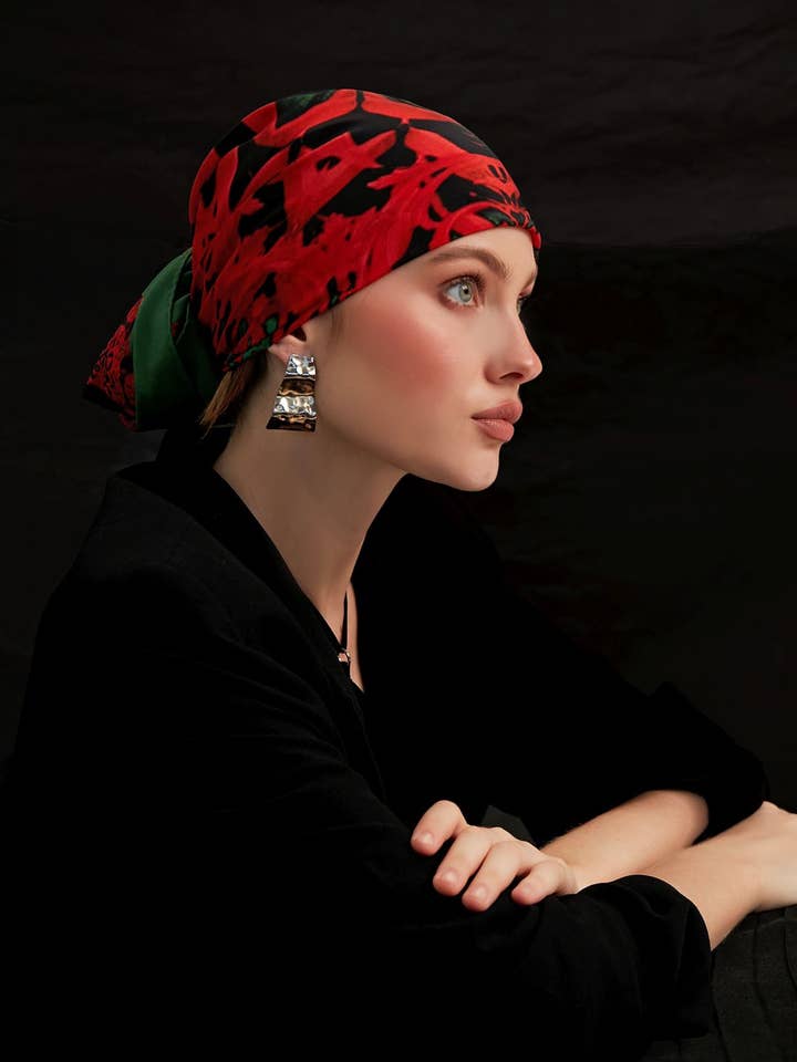 Écharpe et bandana en crêpe de soie, collection ART & SOUL pour la vente par FAD Fashion Art Design