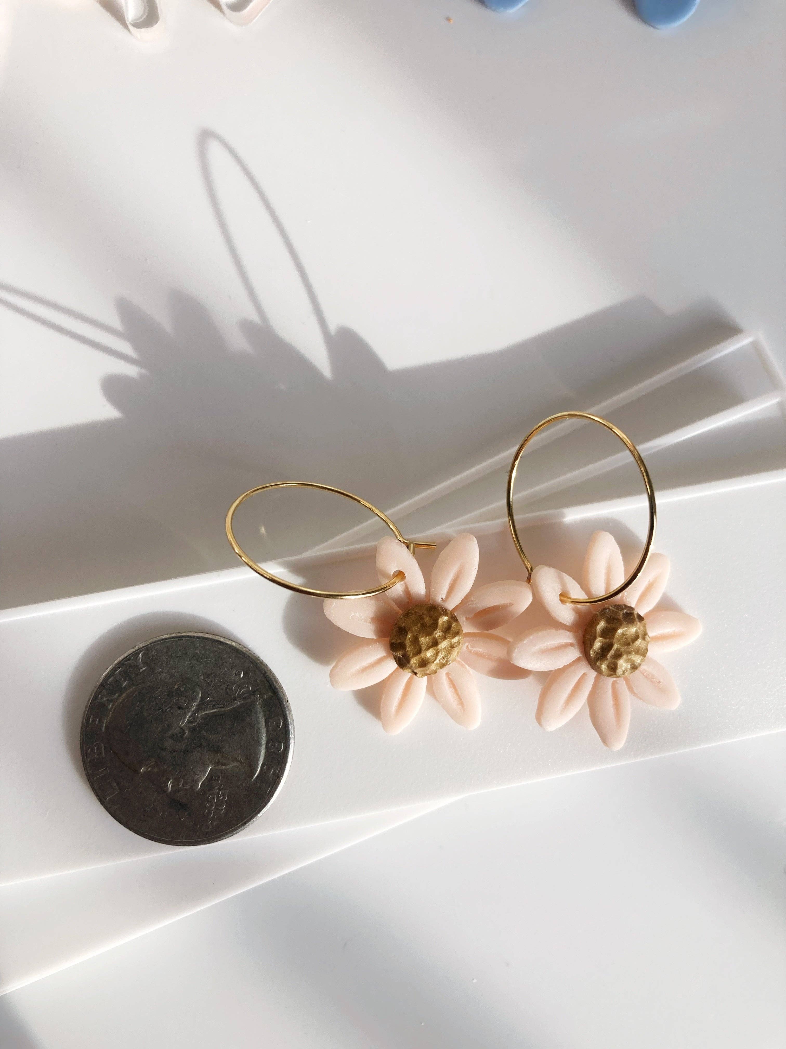 KaoLee Shop - Wholesale Dangle Earrings - Spring Daisy Hoop Earring1