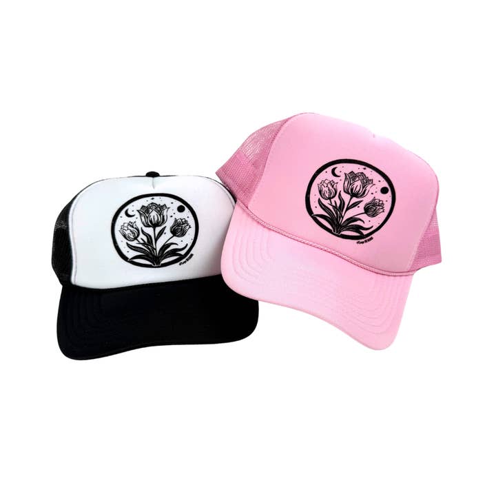 Casquette Trucker en Mousse Tulip Moon pour la vente par elSage Designs