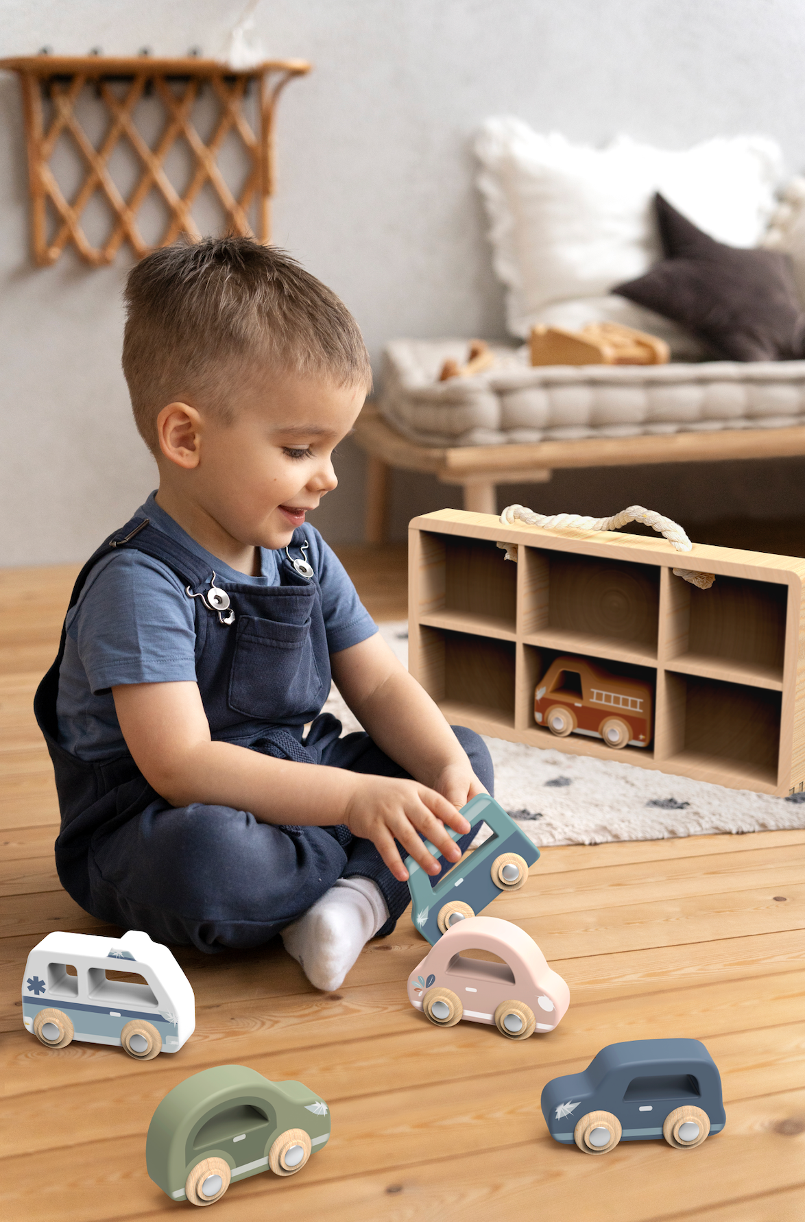 Speedy Monkey - Wholesale Toy Car/Truck - Kids - Car Display case w/ 6 vehicles2