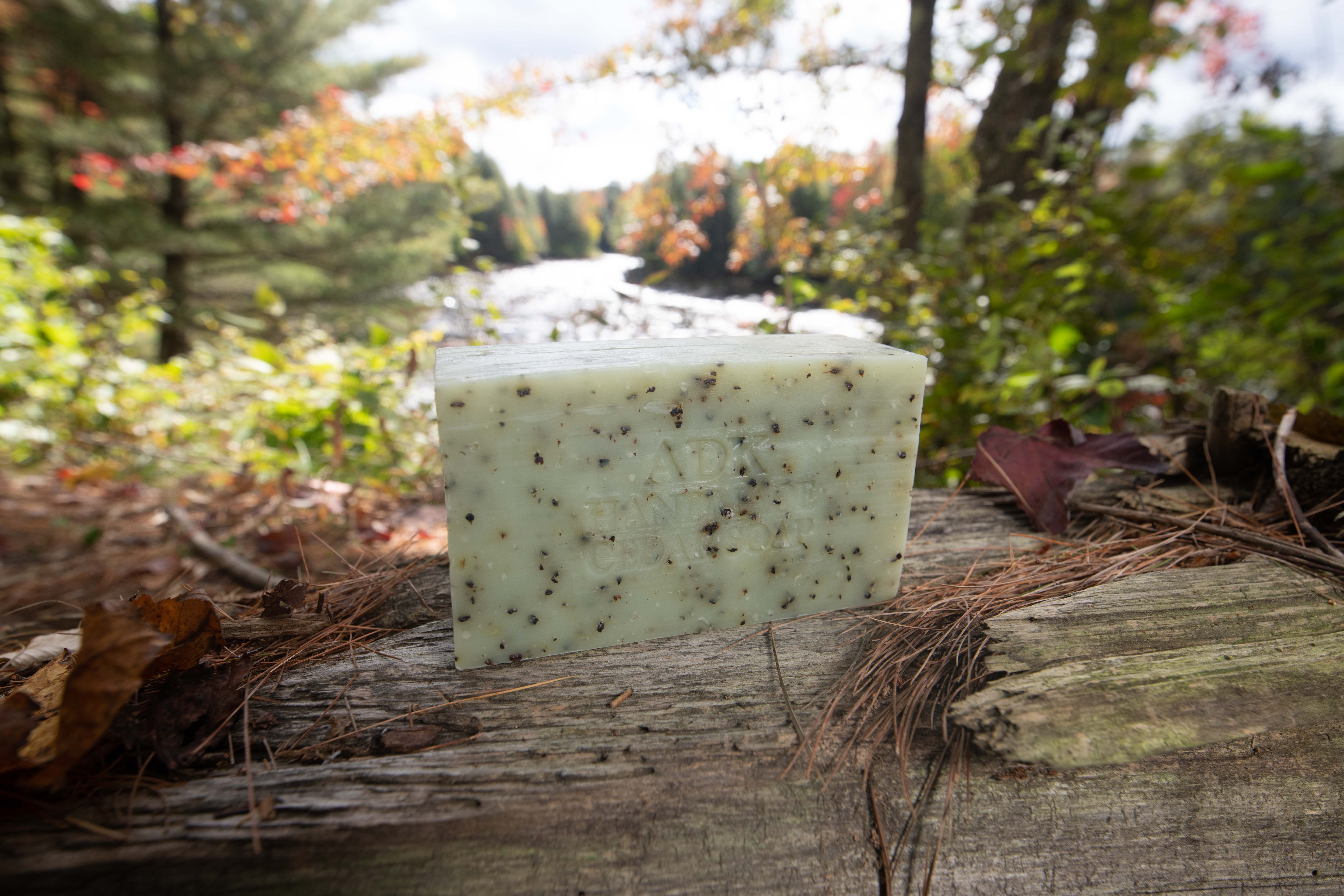 Adirondack Fragrance  Flavor Farm - Wholesale Zeepblok - Adirondack handgemaakte onverpakte zeepbar 4oz | All Natural6