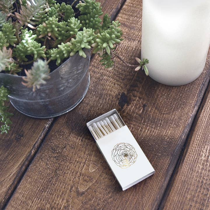 Studio Portmanteau - Wholesale Matches - Ranunculus Flower Matchbox | Floral Match Holder