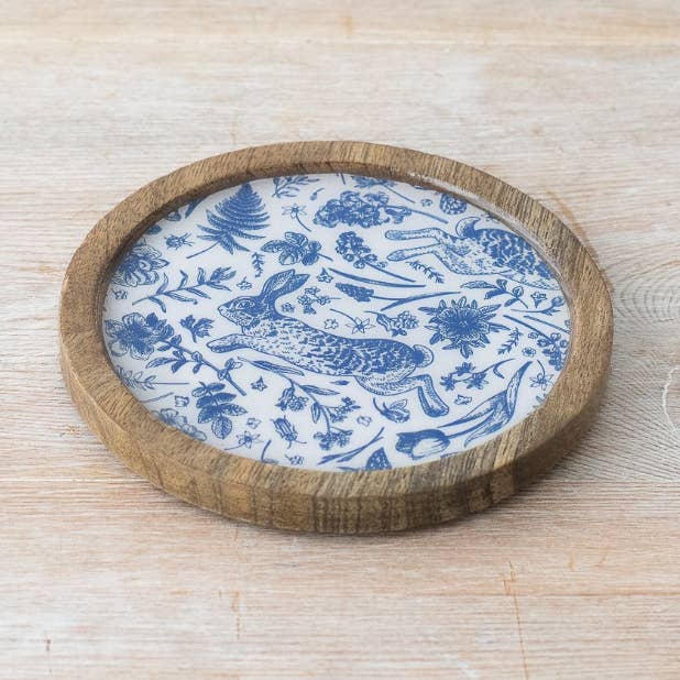 Sottobicchiere Rotondo in Legno con Bordo e Design di Lepre per la vendita all'ingrosso da parte di Gainsborough Giftware x Portland Living