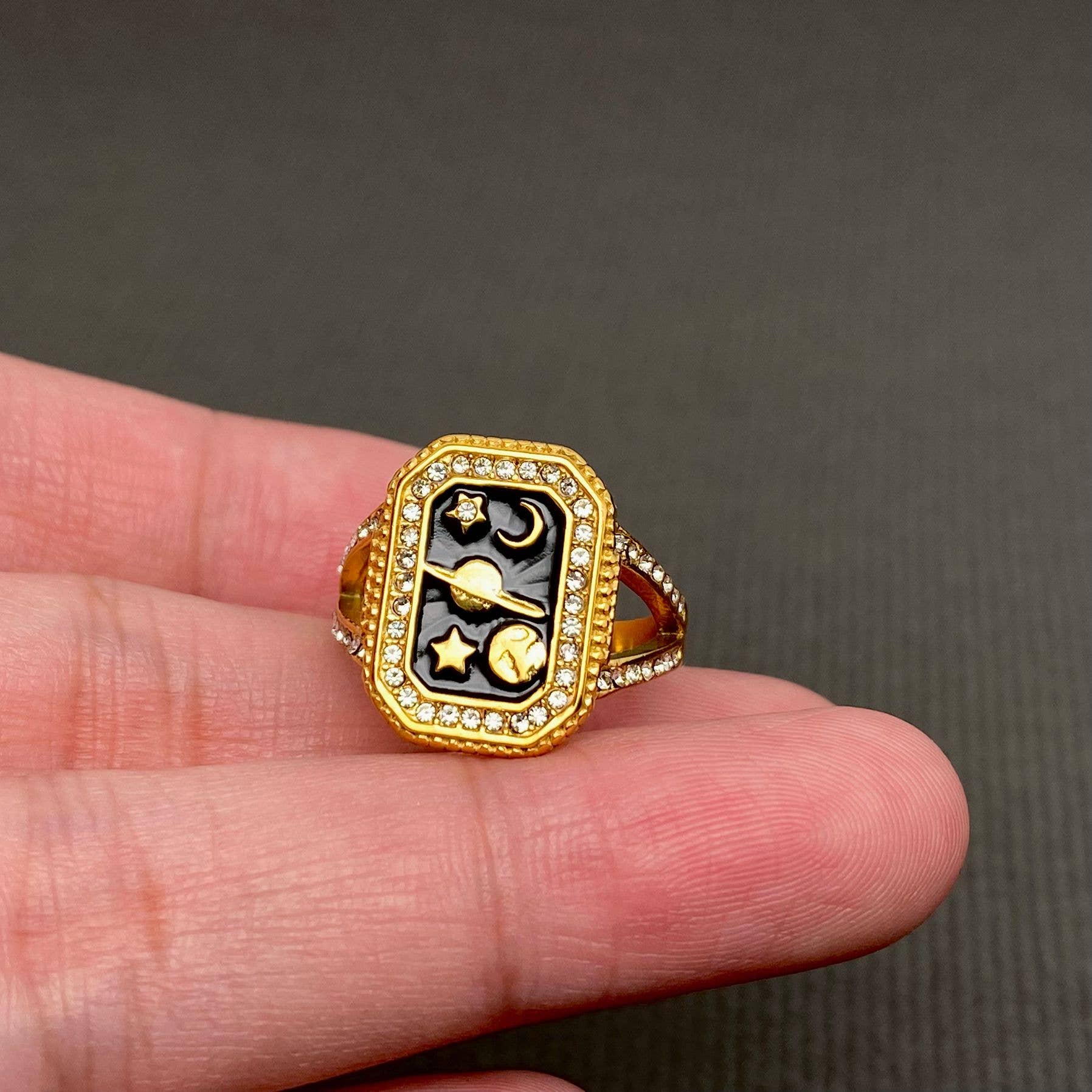 Mio Queena - Wholesale Cocktail/Statement Ring - Inlaid CZ Enamel 18K Gold Plated Stainless Steel Ring - FGS10