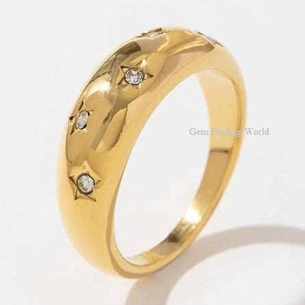 Bague Dôme en Argent Sterling 925 avec Zircon, Plaqué Or, Empilable pour la vente par Rishi Jewelry