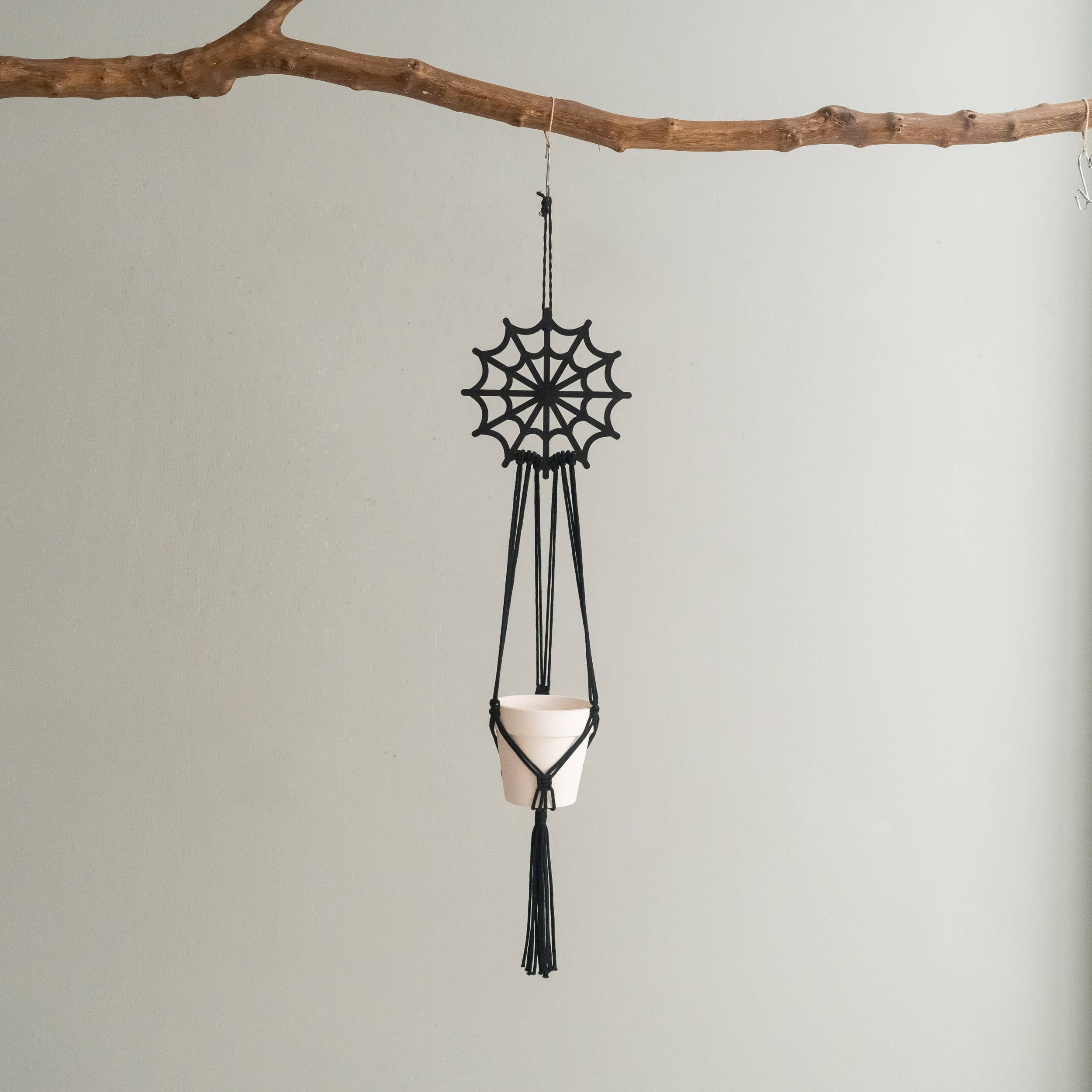 BeanDaikon – Engroshandel Hængende plantekasse – Gotisk Macramé Planteophæng Halloween Dekoration I9813