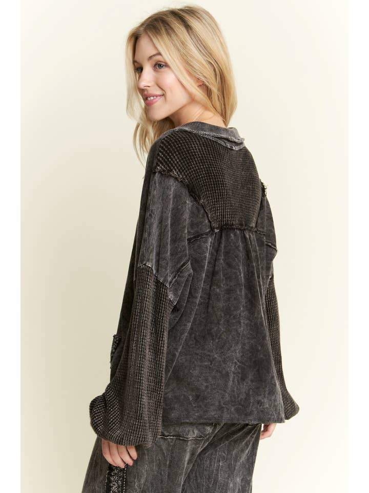J.Her - Wholesale Blouse - Women's - MineralWash Boho Pocket Vneck Collar blouse HT5929.