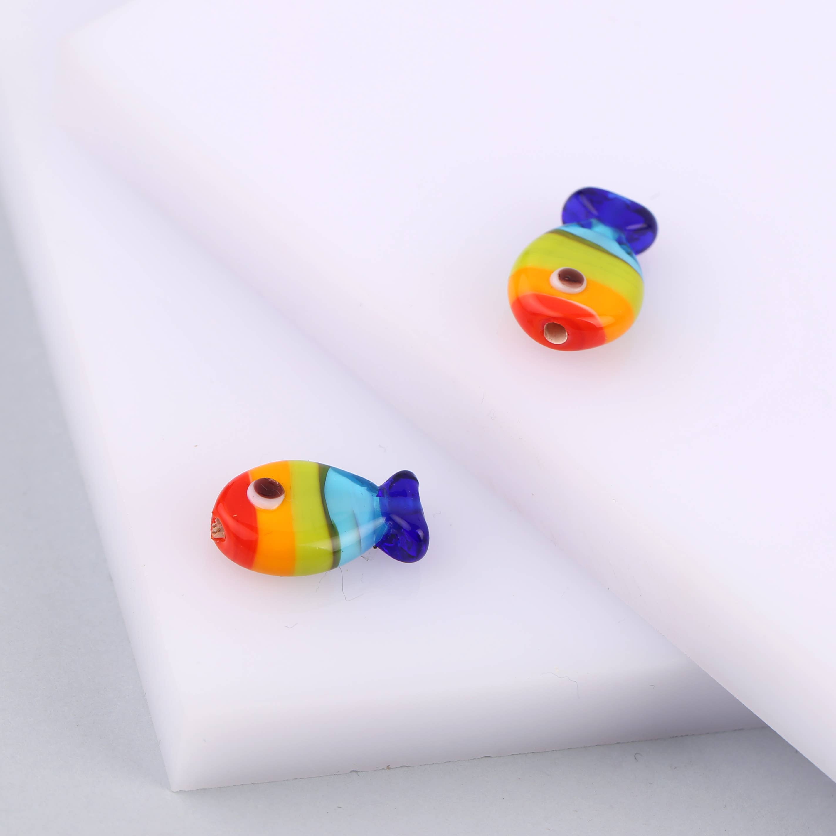 Adamodart - Vente Breloques/médailles personnalisées - Perles arc-en-ciel en verre de Murano, breloque Lampwork en forme de poisson6