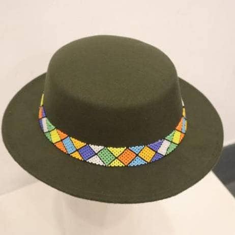 Delight merchants - Vente Chapeau en feutre - femme - Chapeau fedora/cowboy vert jungle fait main avec perles, livraison gratuite dans le monde entier.