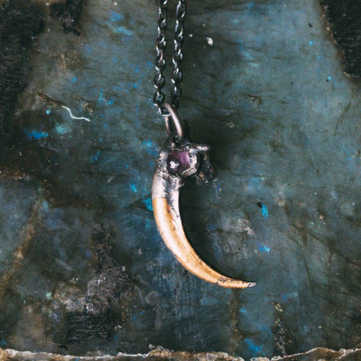 Raven Talon Rosecut Améthyste pour la vente par Machinations