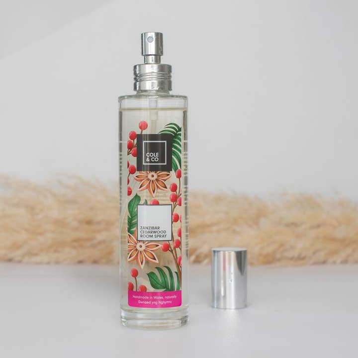 Raumspray Zanzibar Cedarwood für den Großhandel von Cole & Co