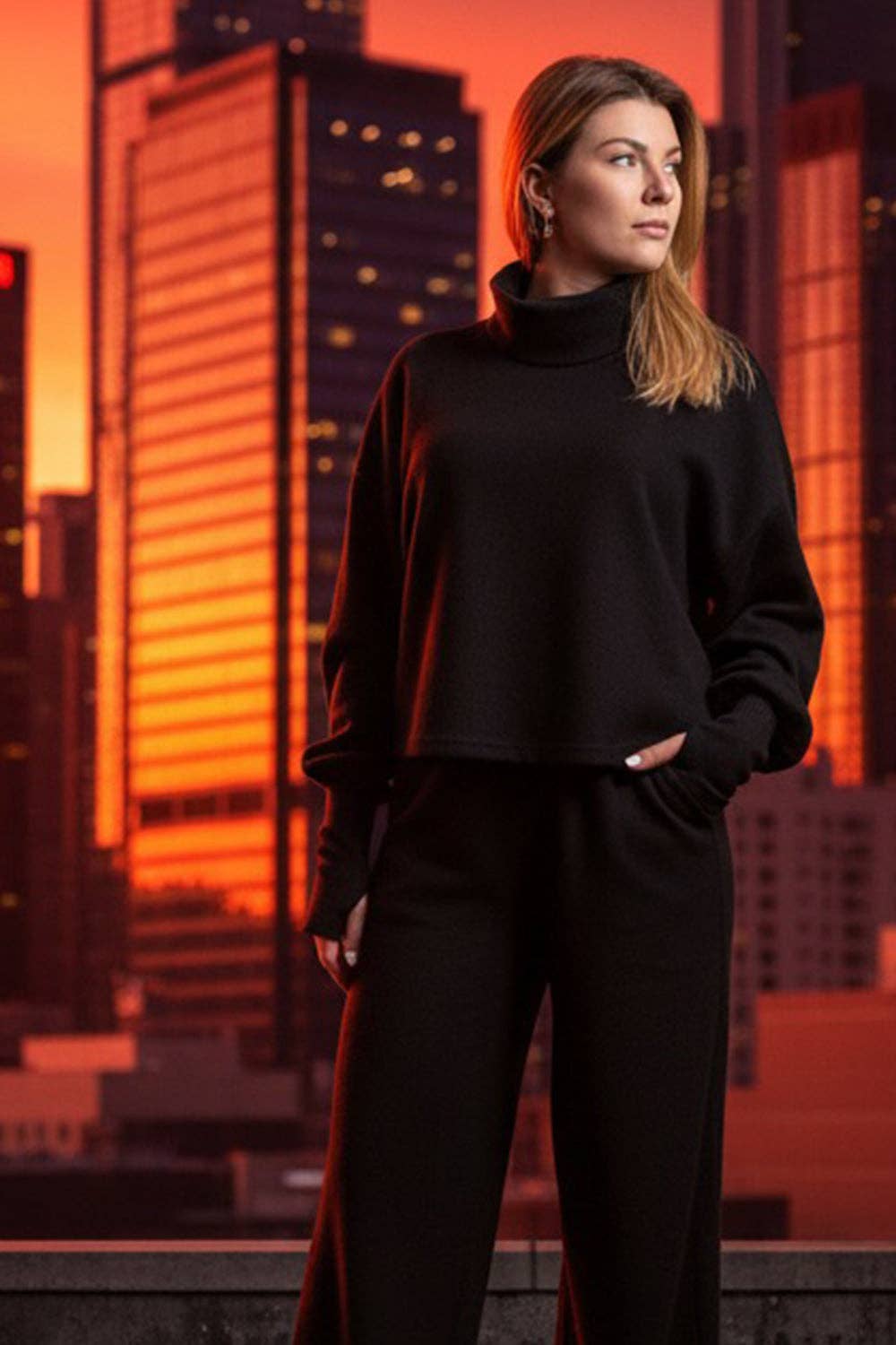 Azuri Fashion Group - Wholesale Lounge Set - Women's - Black walking suit made of soft knitted angora4