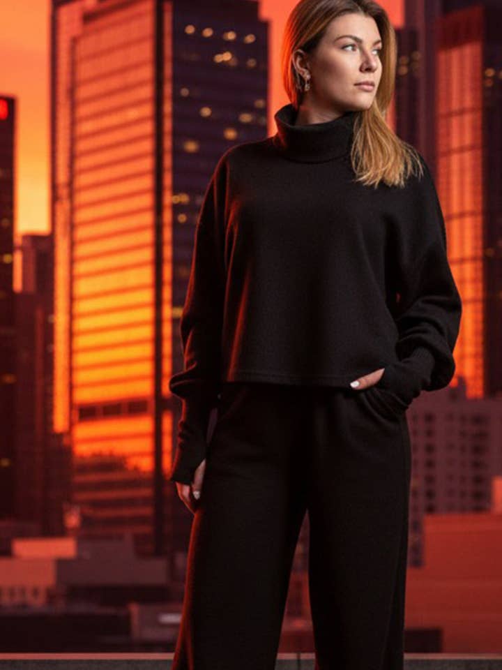 Azuri Fashion Group - Wholesale Lounge Set - Women's - Black walking suit made of soft knitted angora4